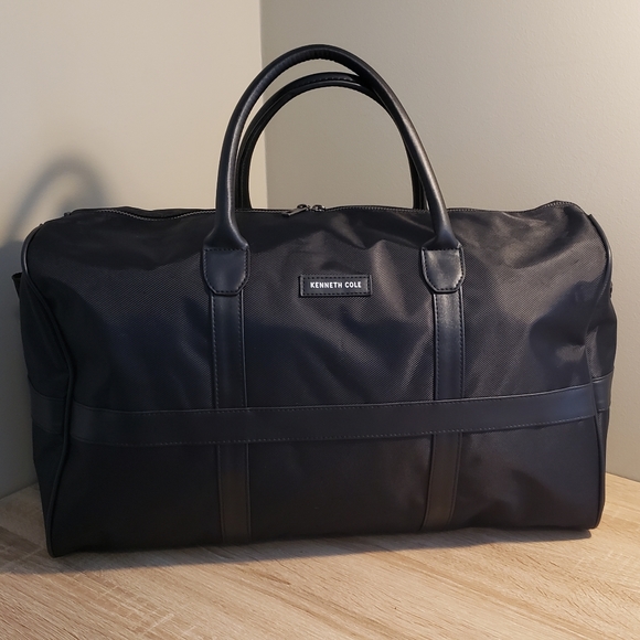 Kenneth Cole duffel bag - Picture 1 of 10